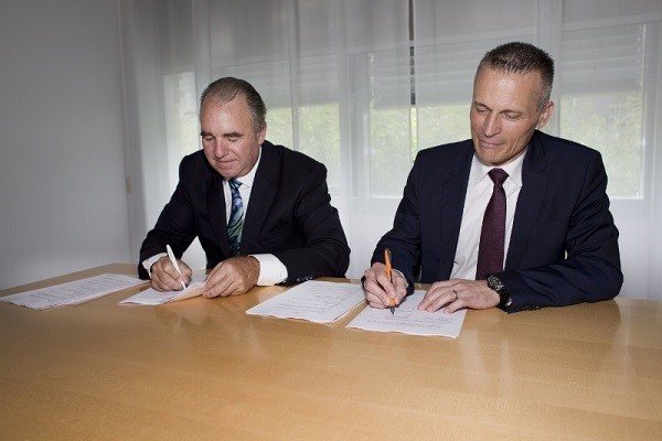 Christoph Zindel and Maurice R Ferre sign agreement to expand access to Exablate Neuro