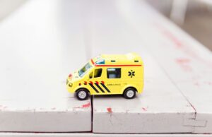 Non-English-speaking stroke patients less likely to reach hospital via ambulance or receive thrombectomy, US study finds