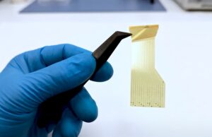Inbrain Neuroelectronics and MINIGRAPH consortium develop robotic implantation for ultra-thin graphene BCIs